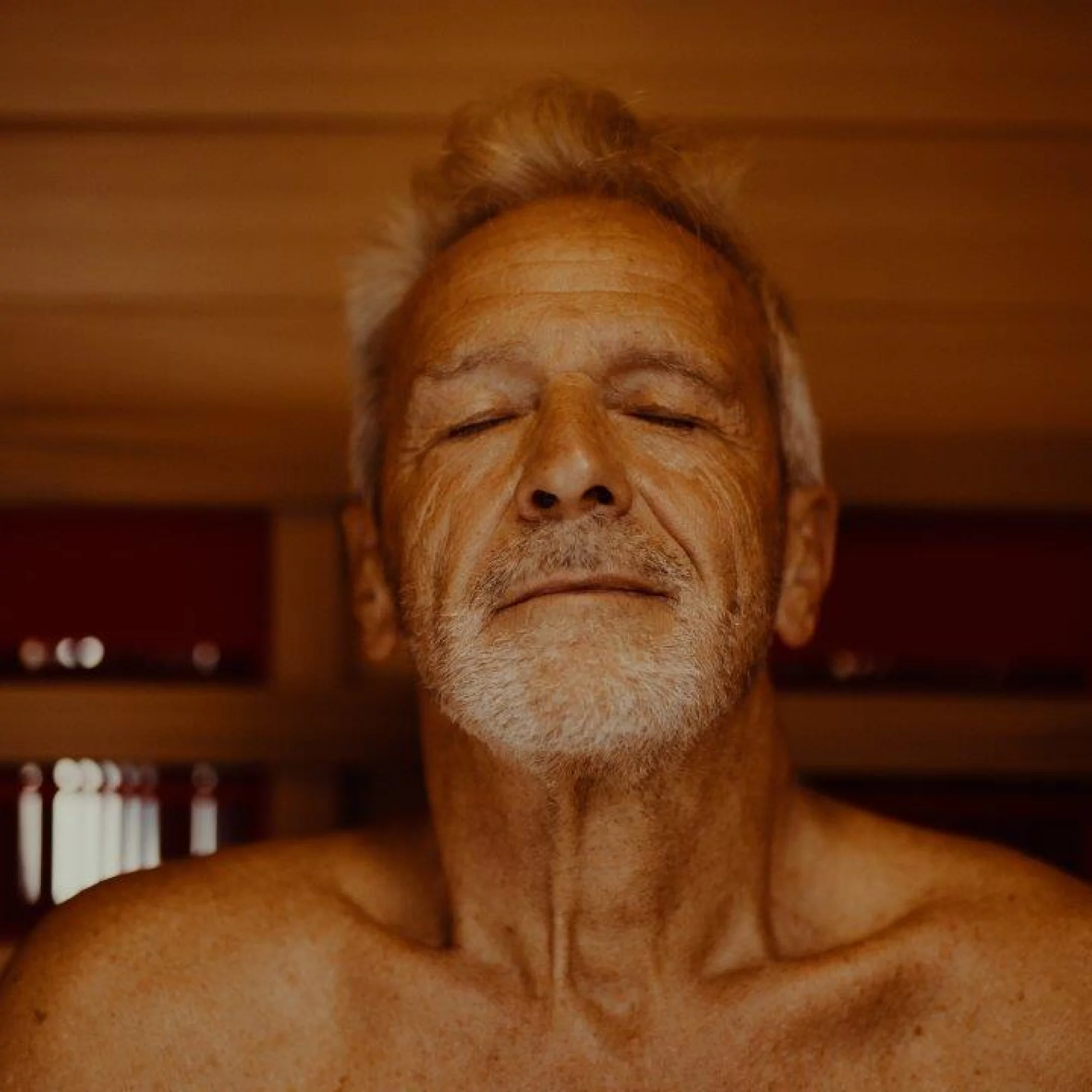 Healthmate helpt je om op een zachte en veilige manier actief te blijven, gewoon thuis.