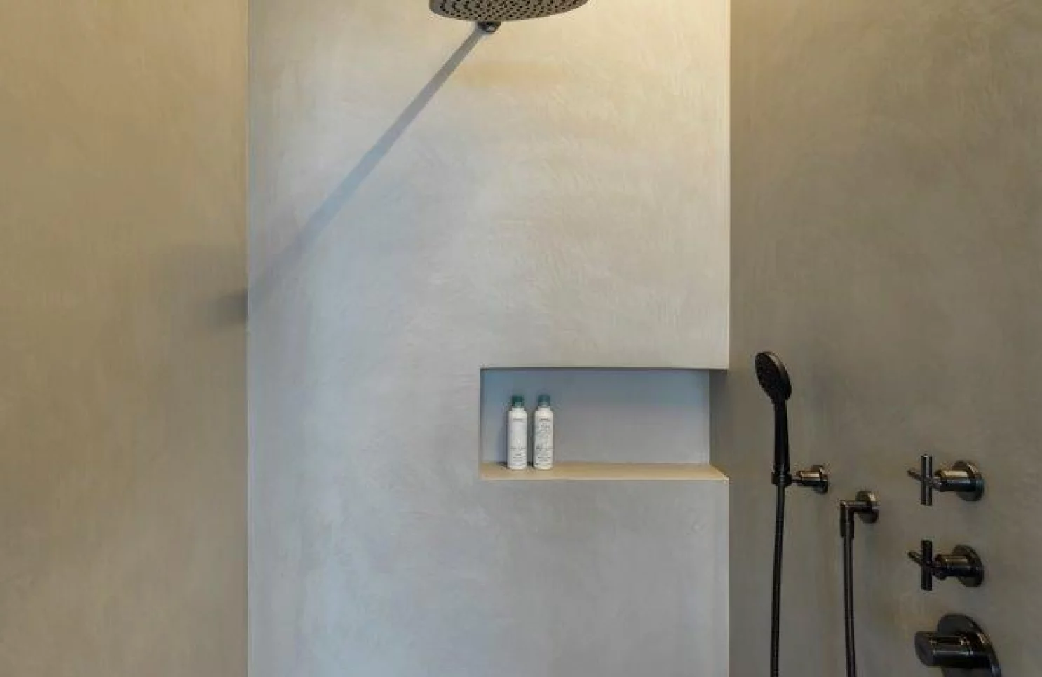 Luxe en vakmanschap in gerenoveerd herenhuis met vier badkamers in Hoogstraten